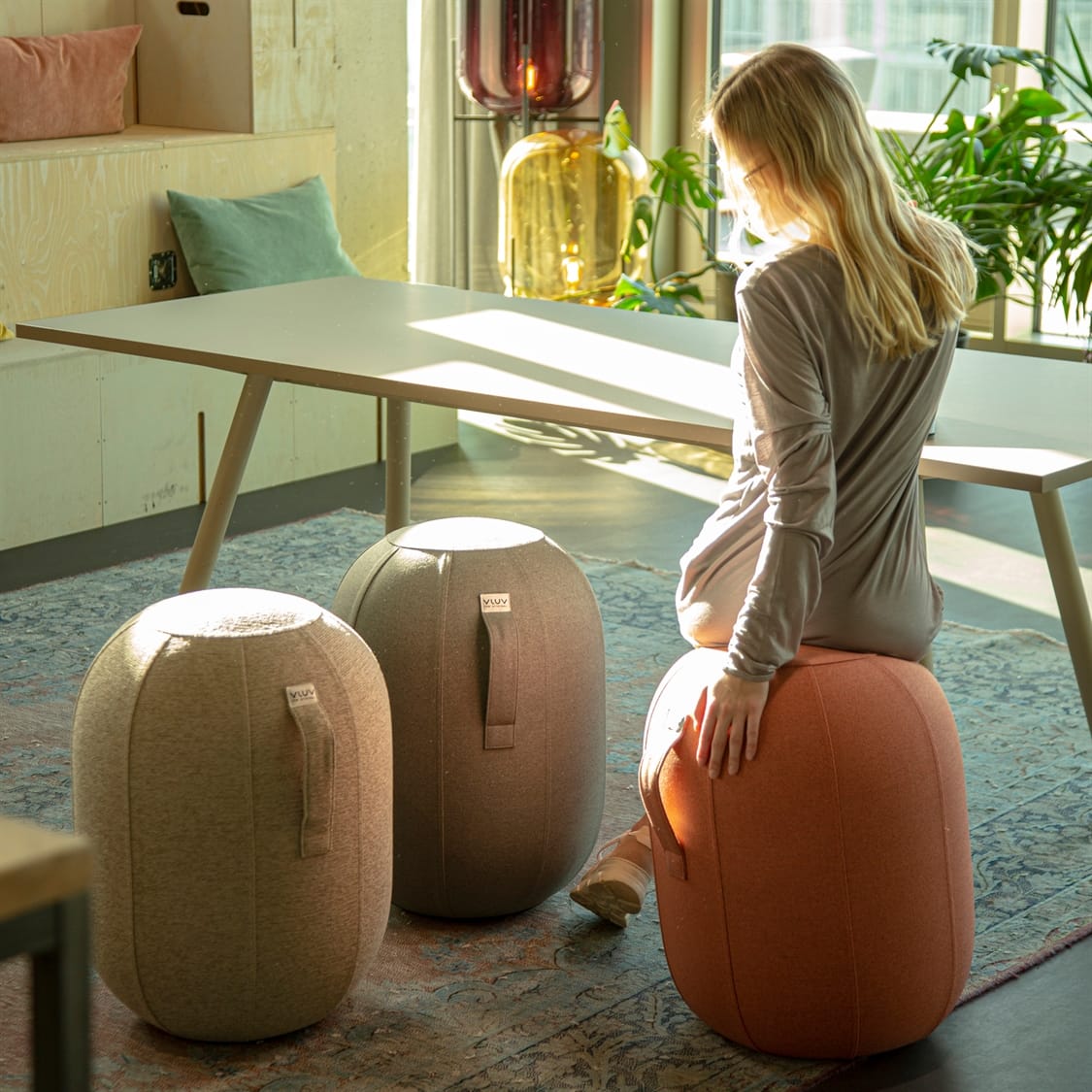 VLUVバランスボール KAPSUL M STOV ペトロ―ル VLUV Kapsul - IN STOCK! - Back in Action